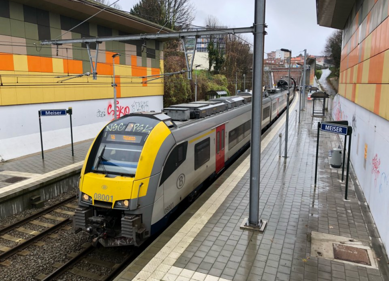 Akoestische gevelbeplating station Meiser Brussel